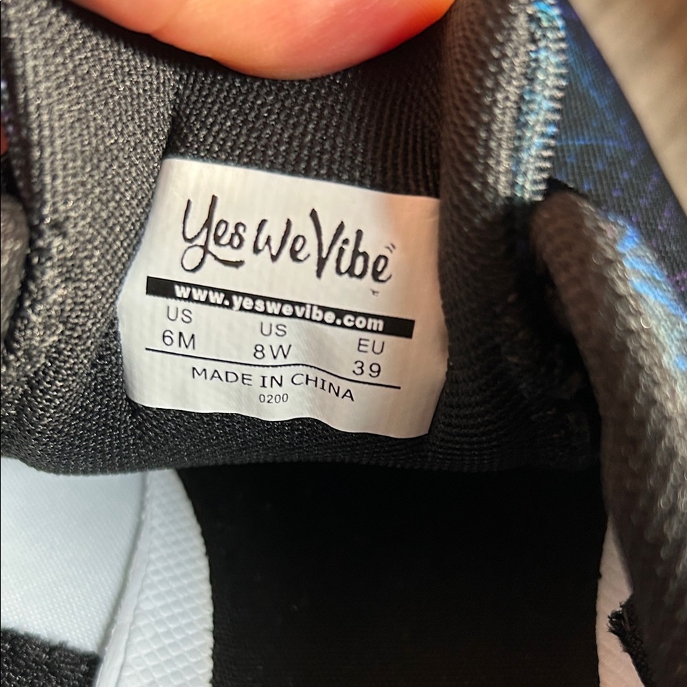 Yes We Vibe Women's Black Athletic Shoes - Picture 6 of 10